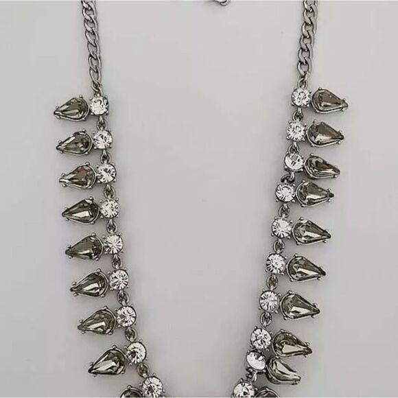 LOFT SILVER TONE CUT CRYSTAL 18"-21" NECKLACE NWOT - Picture 3 of 3